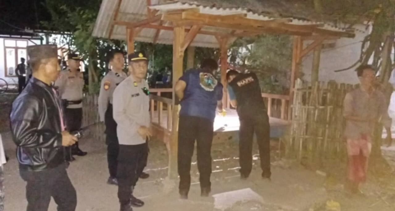 Cemburu Usai Baca DM Medsos, Suami di Bondowoso Tega Bacok Istri hingga Tangan Nyaris Putus