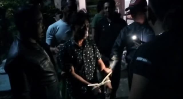 Cekcok Berujung Carok di Sampang, Keponakan Aniaya Paman Hingga Usus Terburai