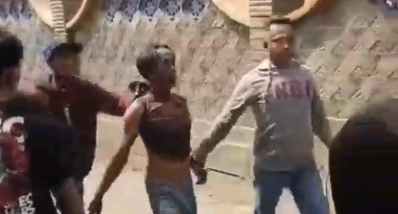 3 Maling Besi Panel Pabrik Bangkrut di Pasuruan Babak Belur Dihajar Massa