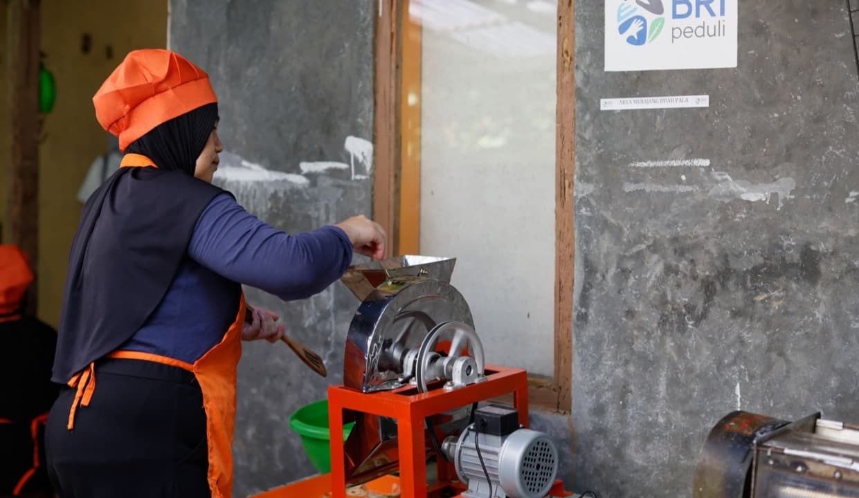 Sulap Buah Pala Jadi Cuan, Kelompok Usaha Wanita di Bogor Sukses Mandiri Berkat Program AURA BRI