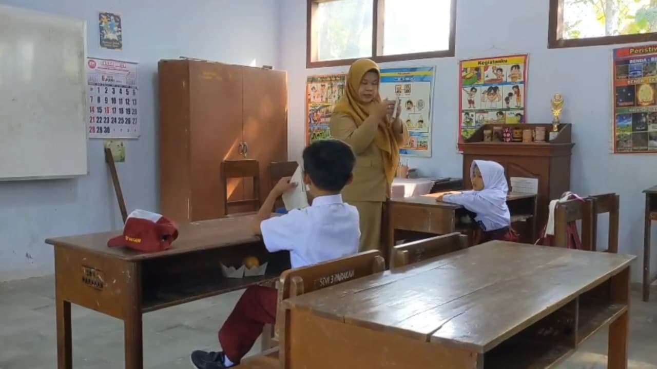 Hanya Terima 2 Murid Baru, SDN 2 Parakan Trenggalek Tetap Gelar MPLS Seperti Biasa