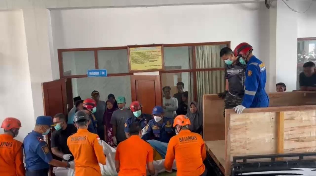 Pria Berbobot 200 kg di Banyuwangi Meninggal di Rumah Sakit, Pemulangan Dibantu Damkar dan Basarnas