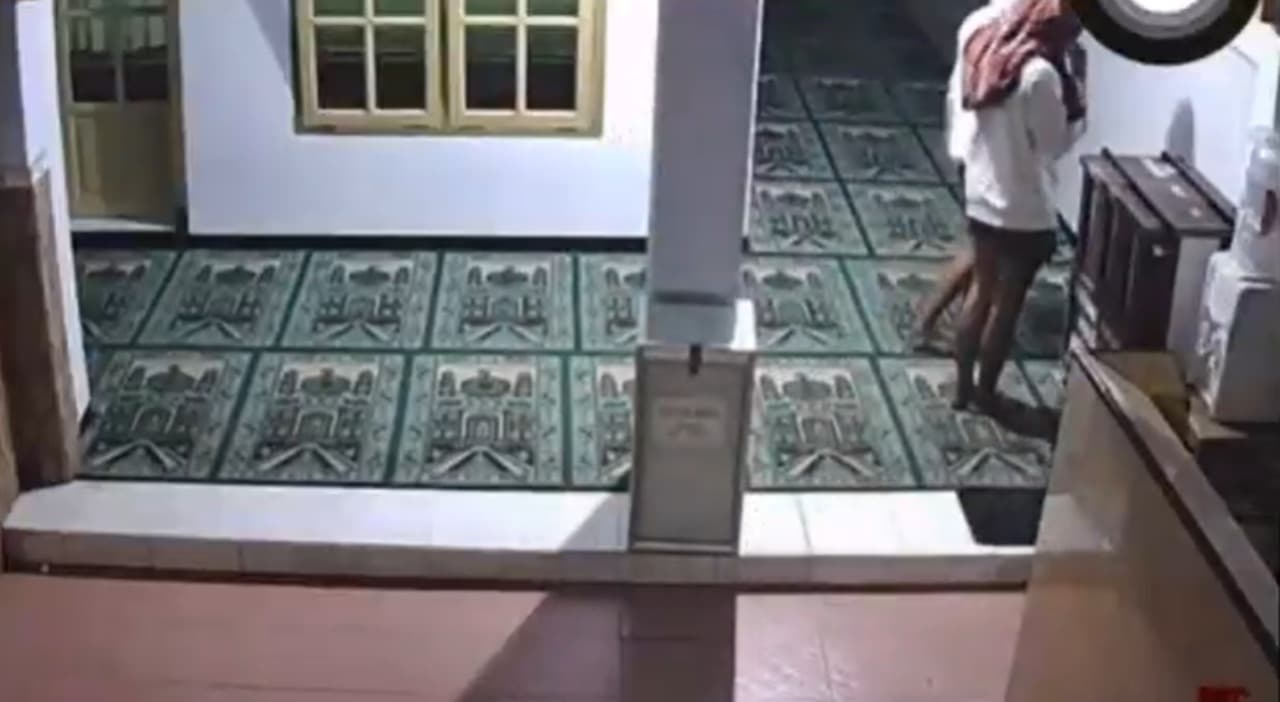 Komplotan Pencuri Gasak Kotak Amal Masjid di Malang