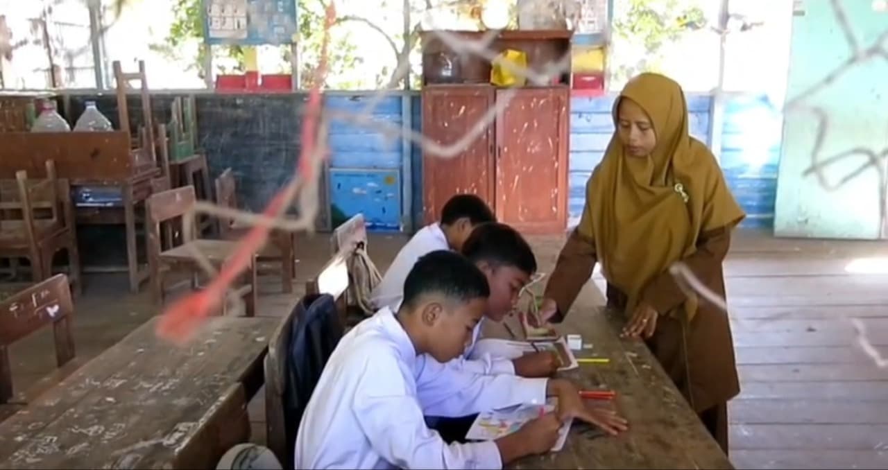 Sekolah di Kawasan Tambak Sidoarjo Ini Hanya Punya 12 Murid, Tahun Ini Tak Ada yang Mendaftar