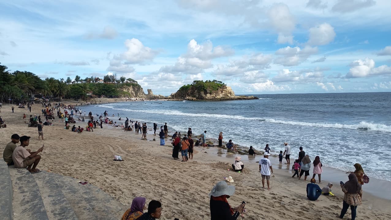 Libur Sekolah Dongkrak PAD Wisata Pacitan Rp1,3 Miliar, Klayar Masih Jadi Primadona
