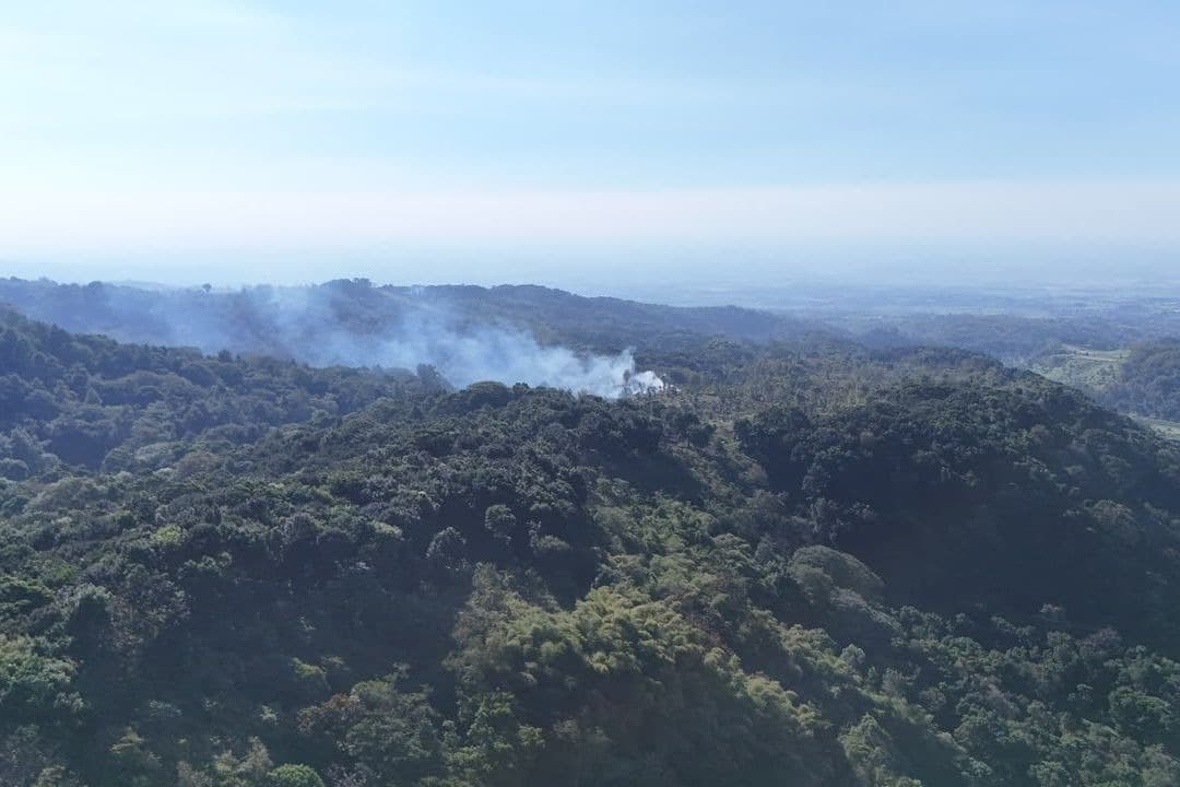 Empat Hari Berjuang, Tim Gabungan Berhasil Jangkau Satu Titik Api di Gunung Biru Mojokerto
