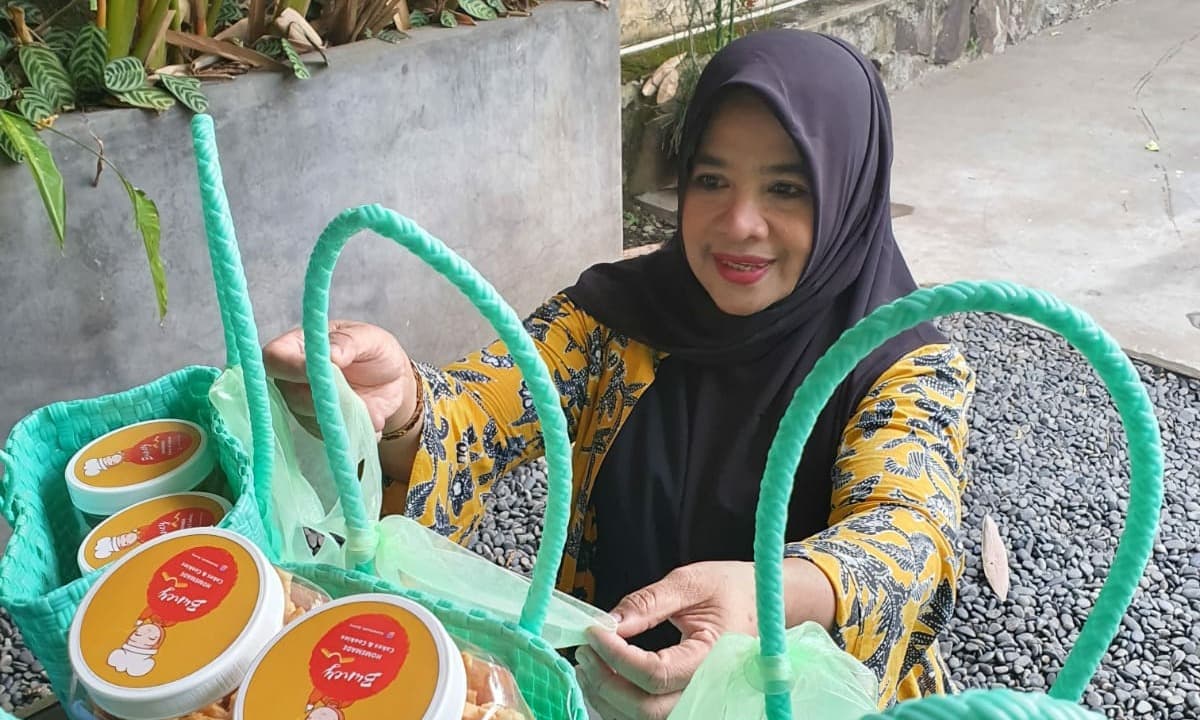 Kisah UMKM di Cimahi, Omzet Meningkat Berkat Pelatihan Sertifikasi Halal BRI Peduli