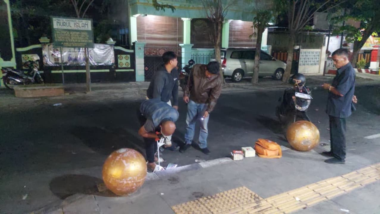 Polisi Tangkap 8 Terduga Pelempar Bondet ke Kerumunan Pemuda Main Bola di Probolinggo