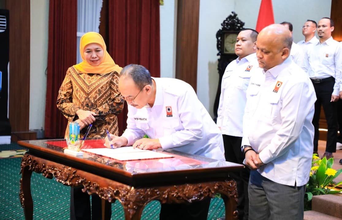 Ilham Habibi Lantik PW PII Jatim, Gubernur Khofifah Ajak Perkuat Kolaborasi dan Inovasi Majukan Bangsa