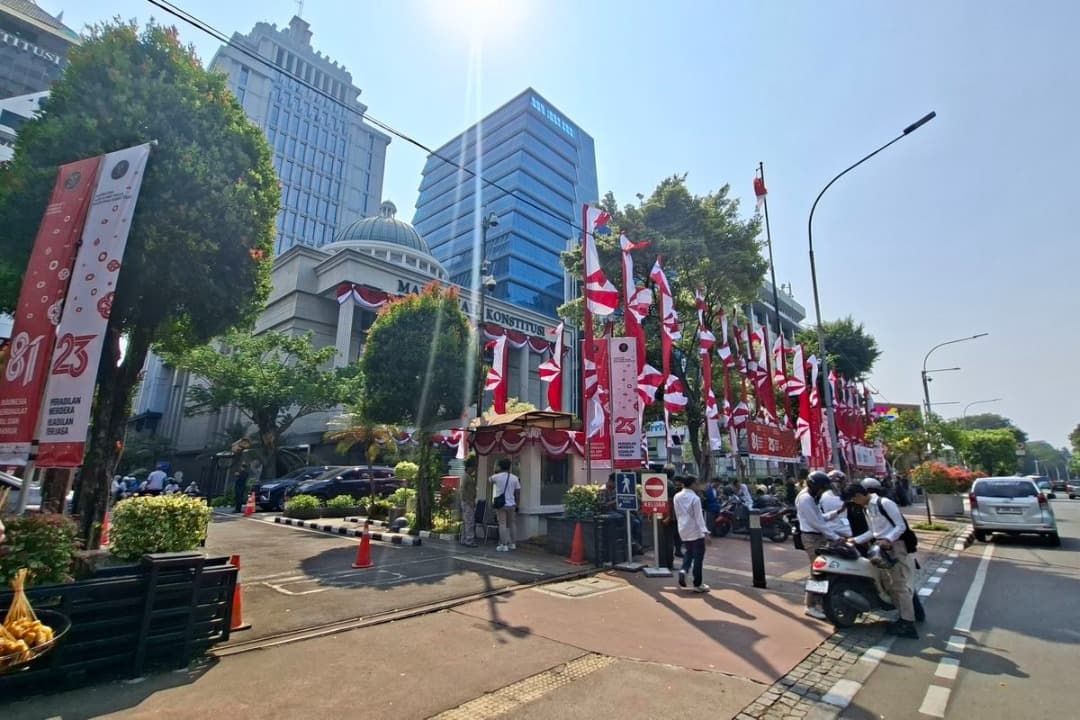 Ratusan Mahasiswa UI Demo di MK, Tolak Anggaran Pendidikan untuk MBG