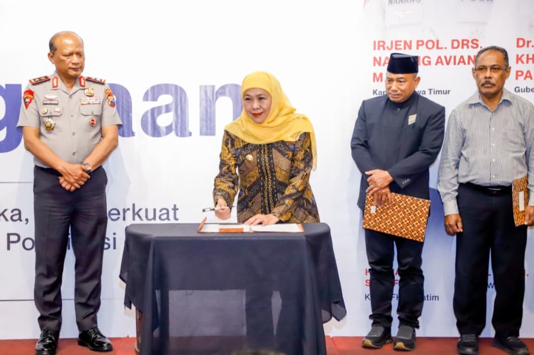 Momentum Bulan Kemerdekaan, Gubernur Khofifah Bersama Forkopimda dan FKUB Teken Komitmen Jaga Jatim Damai