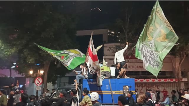 Ribuan Bonek Konvoi Rayakan Persebaya Juara Piala Presiden 2026