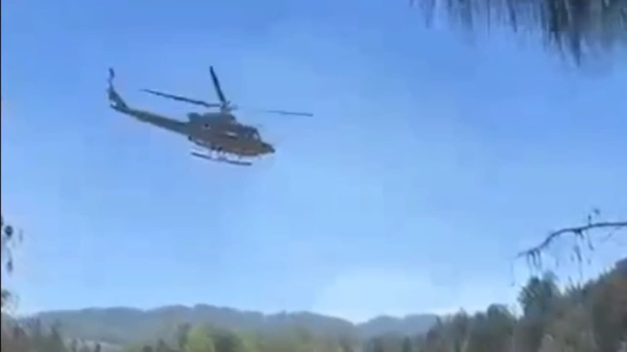 Angin Kencang Ganggu Uji Coba Helikopter Water Bombing Padamkan Kebakaran Bromo