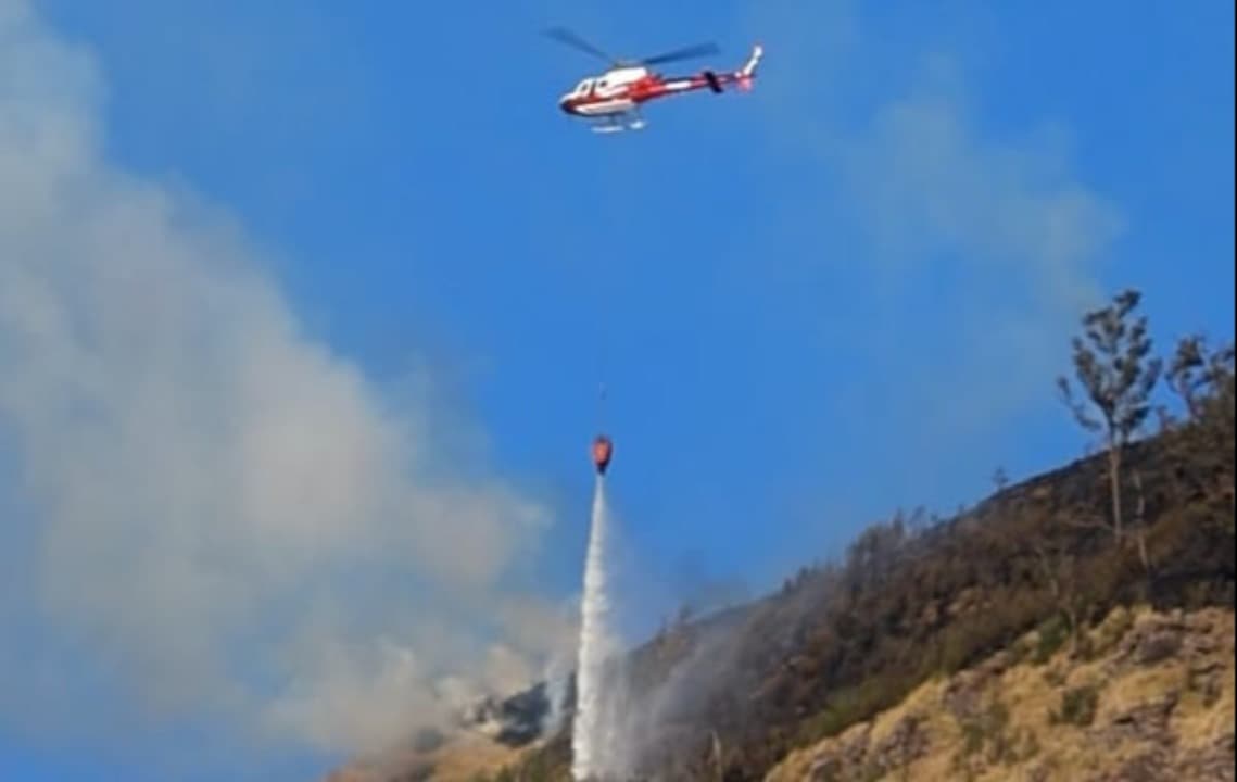 Gubernur Jatim Tinjau Karhutla Bromo, Helikopter Water Bombing Empat Kali Siram Titik Api