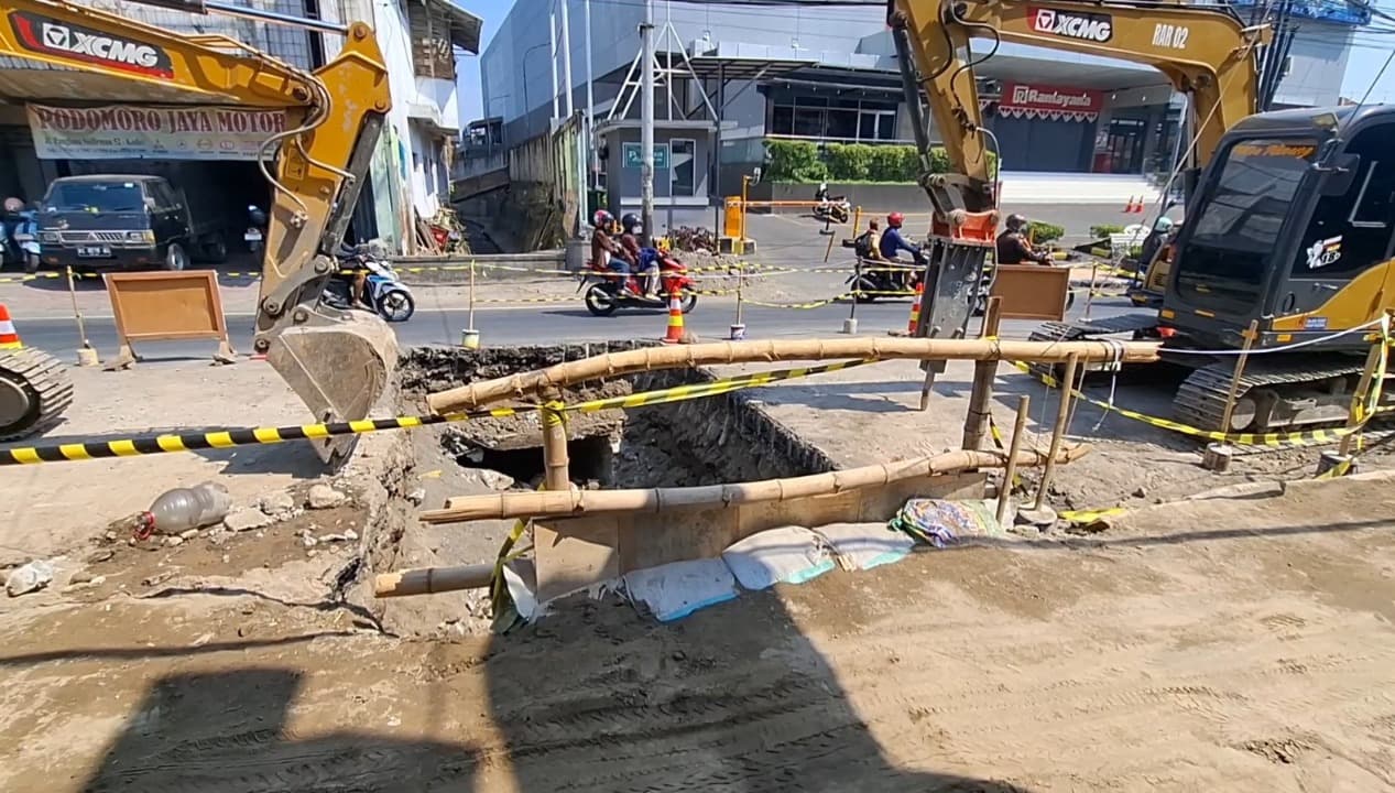 Perbaikan Drainase, Jalan PB Sudirman Kediri-Tulungagung Ditutup hingga 18 Agustus