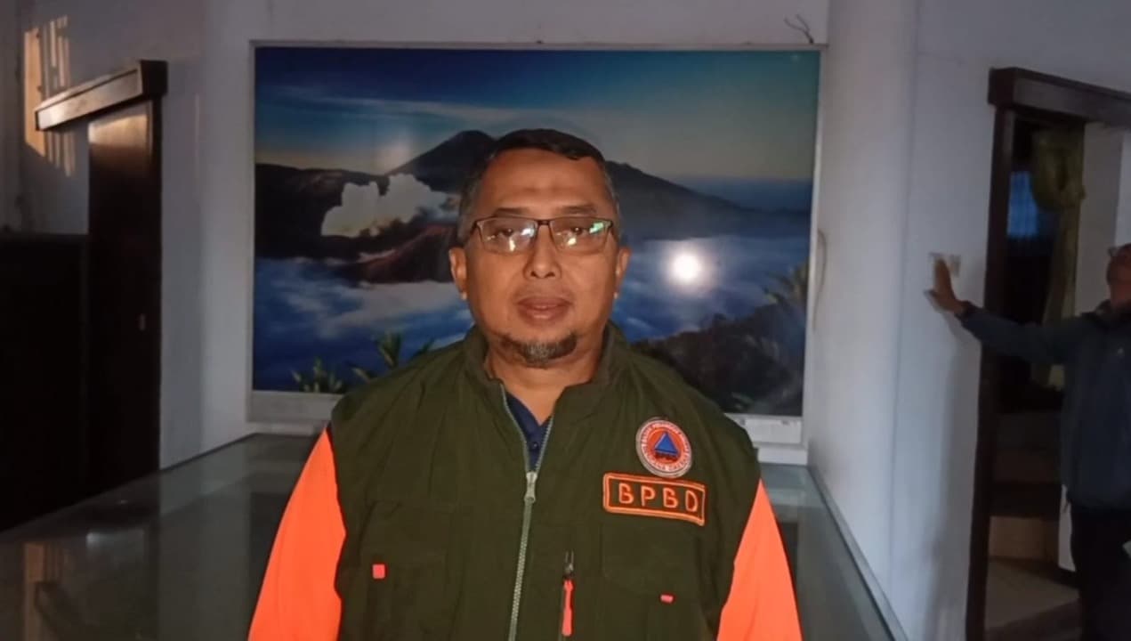 Petugas Gabungan Kebakaran Bromo Patroli 24 Jam Cegah Api Kembali Merembet