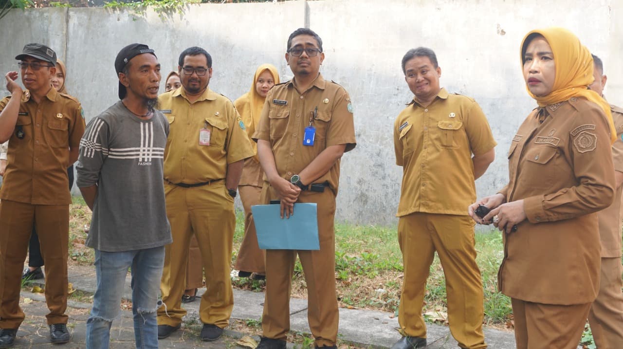 Sidak Rusunawa Pucang, Wabup Mimik Idayana Disambut Keluhan Sampah Menumpuk hingga Bocor