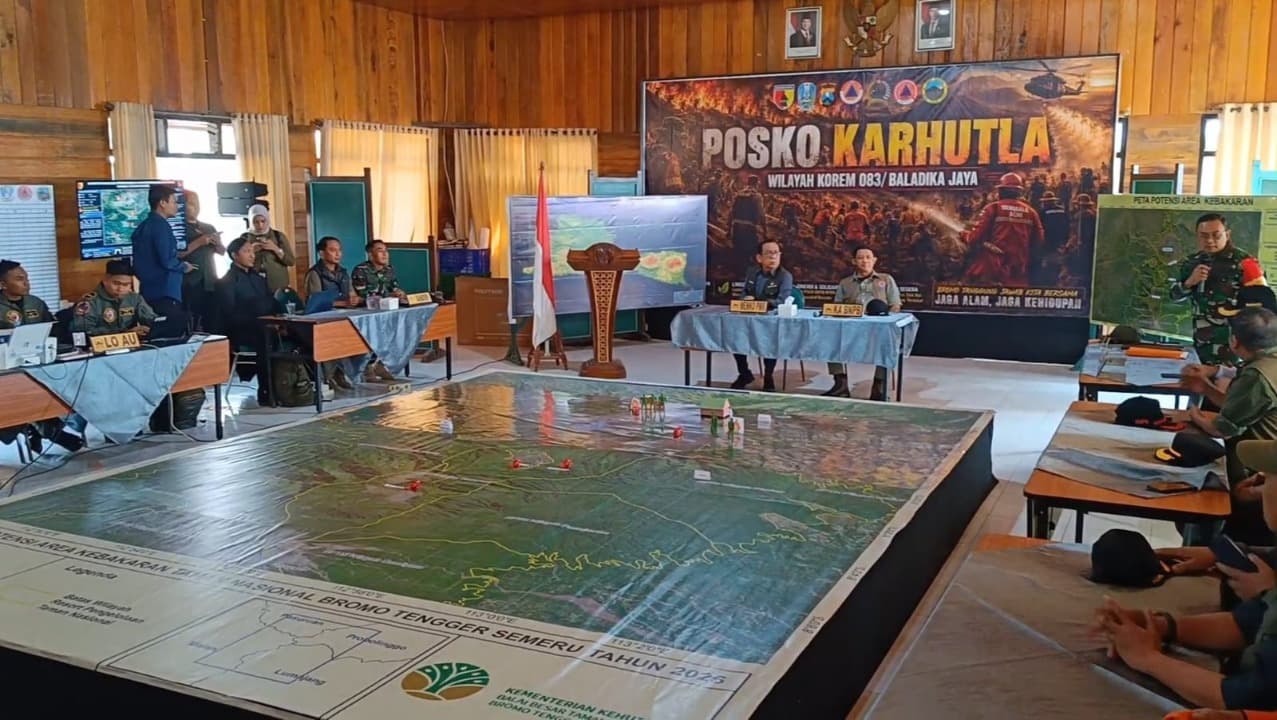 Presiden Instruksikan Menko PMK dan Kepala BNPB Percepat Pemadaman Karhutla Bromo