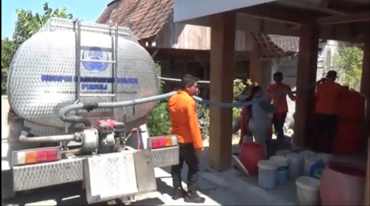 DPRD Ngawi Tinjau Langsung Distribusi Air, Sarankan Penambahan Tandon di Wilayah Terdampak Kekeringan