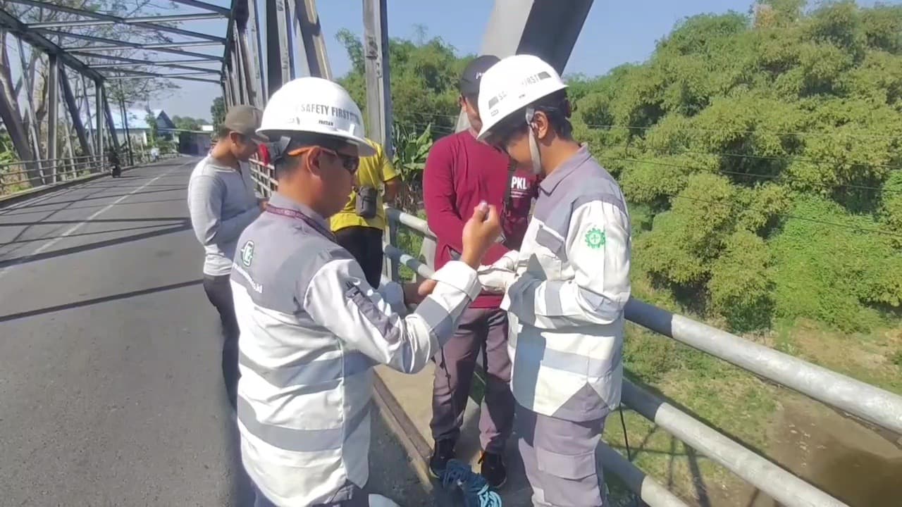 Hasil Uji Laboratorium, Air Bengawan Solo Masih Penuhi Baku Mutu Meski Berwarna Hitam