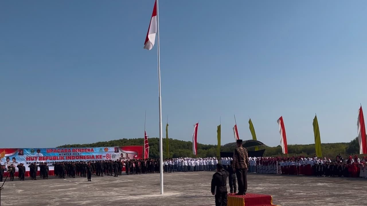 Warga Desa Lajing Bangkalan Gelar Upacara Kemerdekaan ke-81 RI dengan Balutan Budaya Madura
