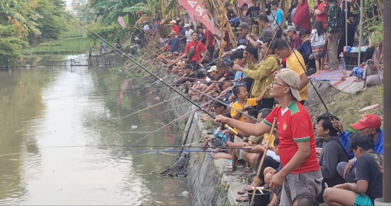 Ratusan Angler Mania di Sidoarjo Gelar Lomba Mancing Perayaan Kemerdekaan RI