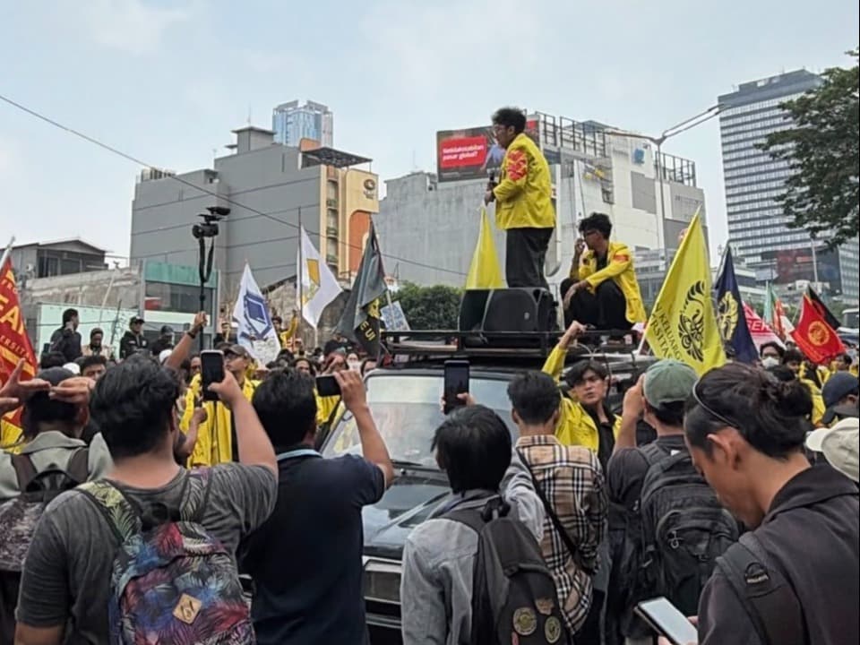 Bawa 8 Tuntutan, Mahasiswa UI Dicegat Saat Bergerak ke Bundaran HI