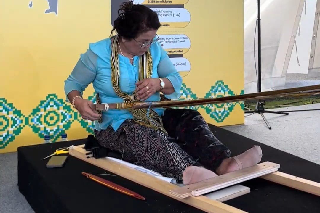 Maybank Women Eco-Weavers (MWEW) Berdayakan 2.617 Perempuan Penenun dan 3.024 Petani ASEAN