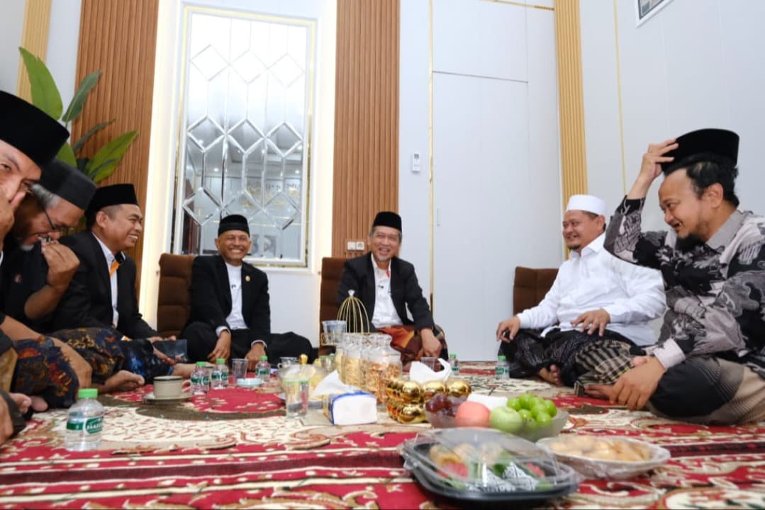 Pembukaan Muktamar NU Lancar, Presiden PKS Apresiasi Gus Rozaq