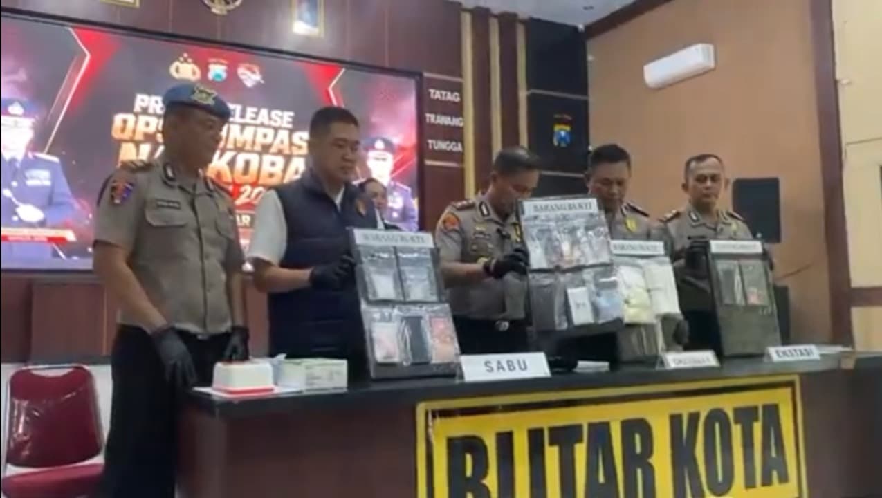 Polres Blitar Tangkap 13 Tersangka Narkoba, Edarkan Paket Hemat Rp200 Ribuan