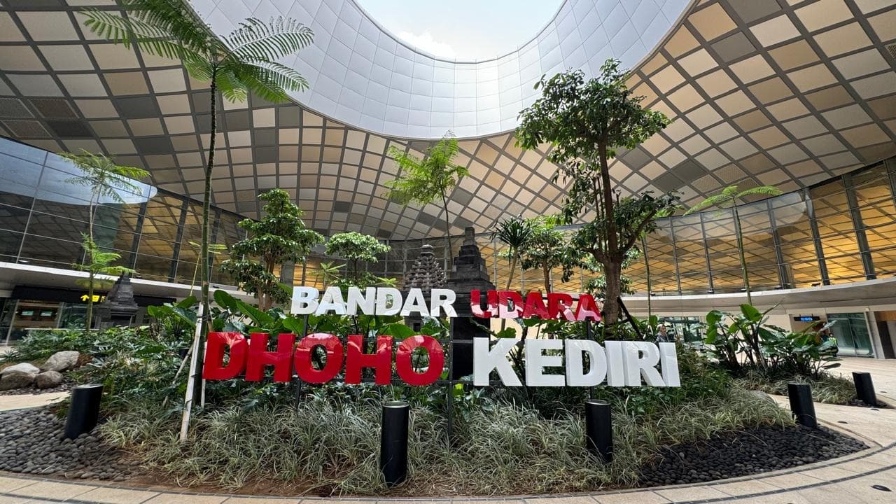 Penerbangan Dhoho Kediri Batal Imbas Aktivitas Erupsi Gunung Anak Krakatau