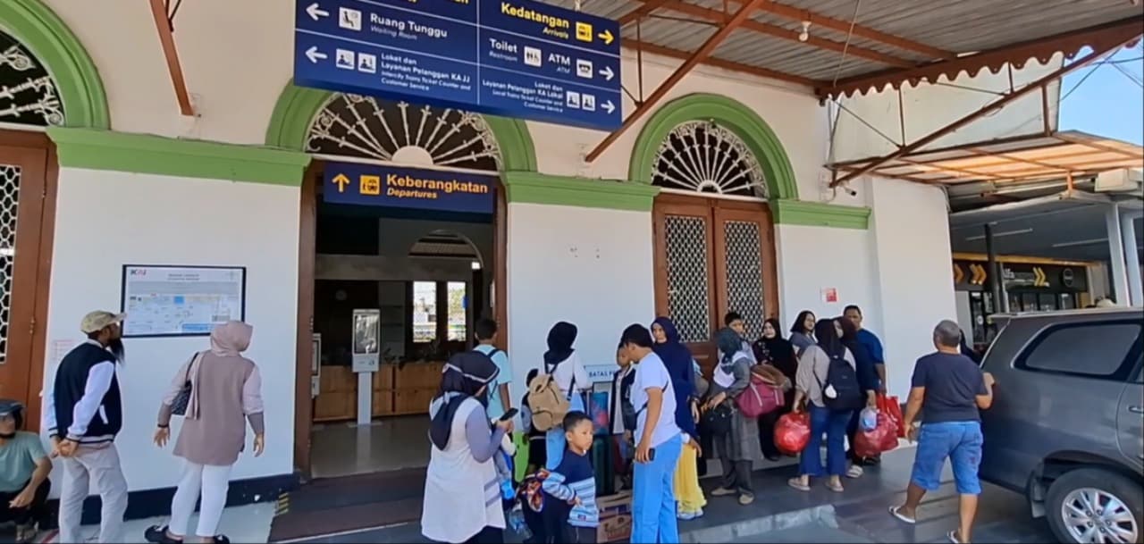 Imbas Erupsi Anak Krakatau Tutup Bandara, KAI Daop 7 Tambah Gerbong ke Jakarta