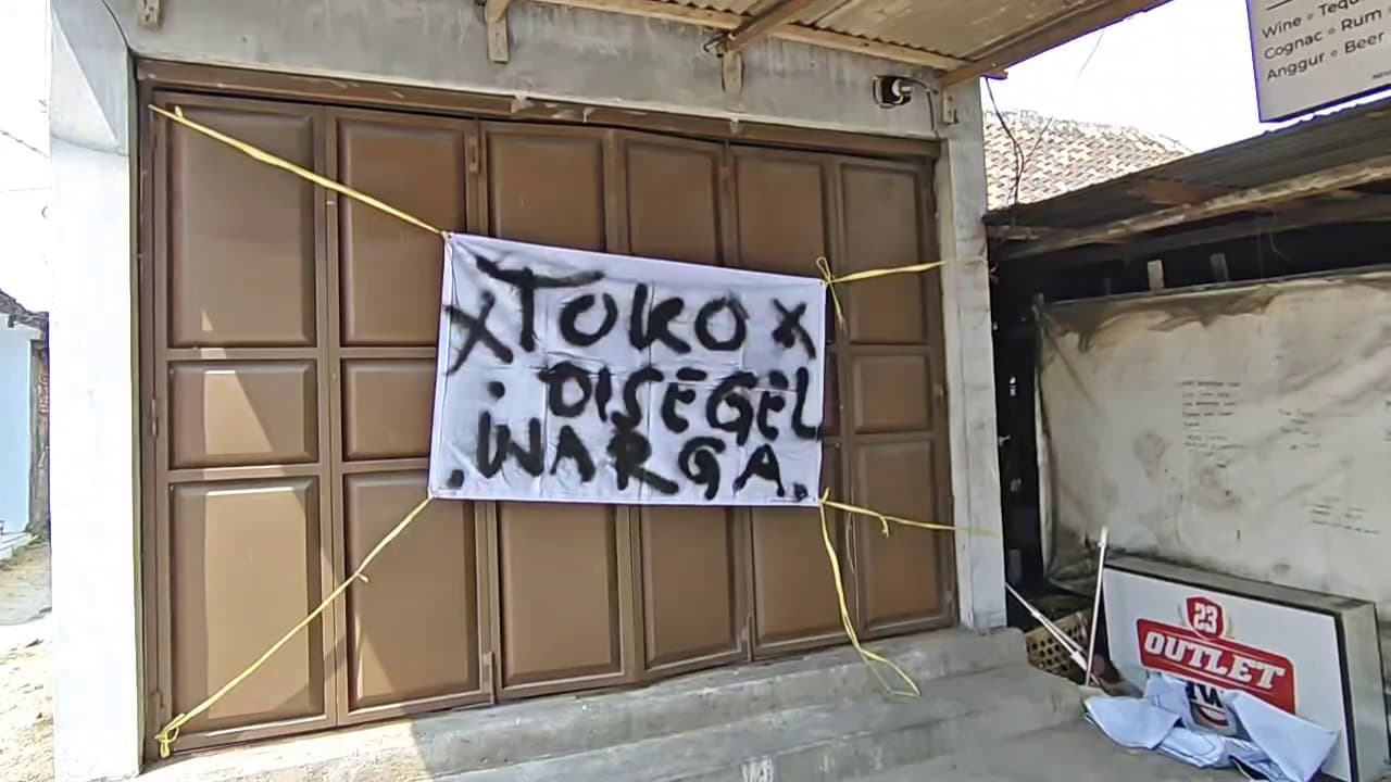 Warga Geruduk Toko Miras di Ponorogo, Berujung Penutupan Permanen