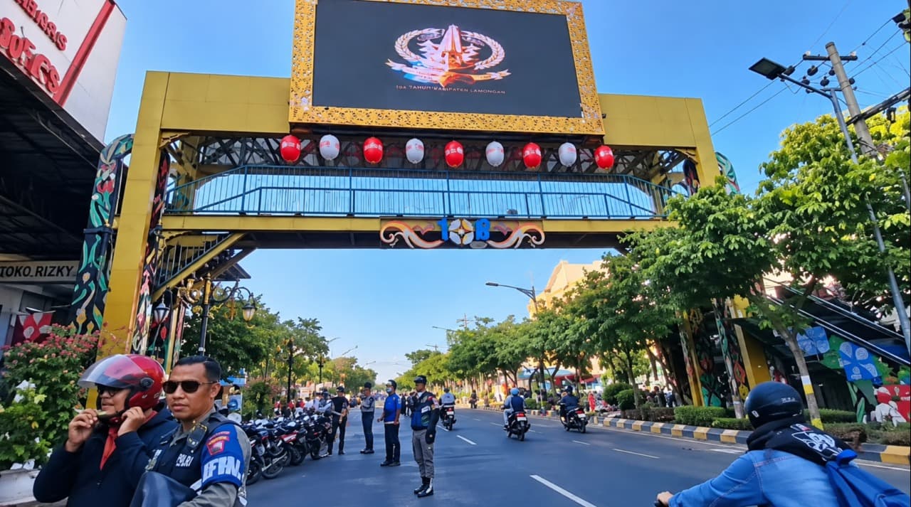 Pemkot Madiun Rencanakan Pembongkaran JPO Jalan Pahlawan, Reklame Vinyl Mulai Ditertibkan