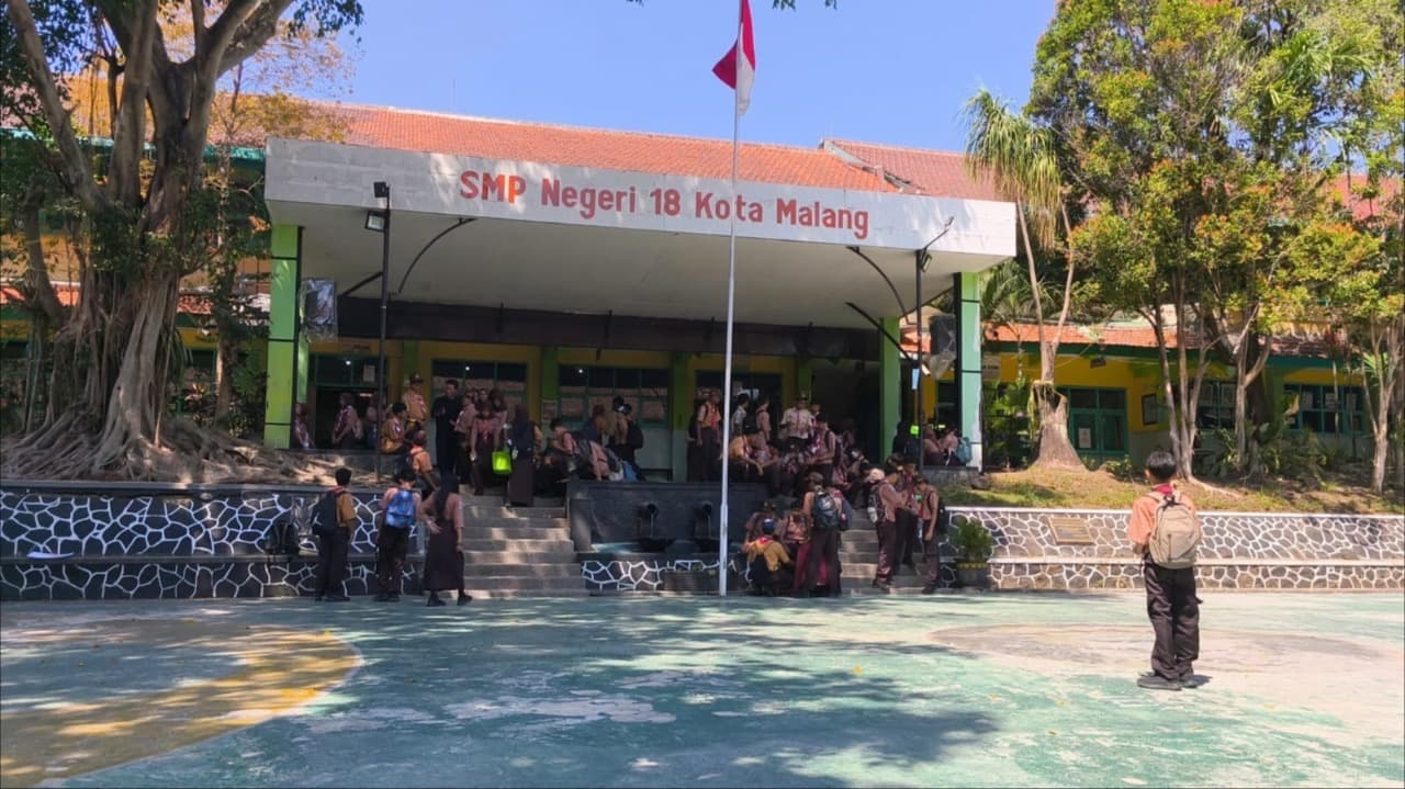 VIDEO KEKERASAN SISWA SMPN 18 MALANG VIRAL, KEPALA SEKOLAH DICOPOT