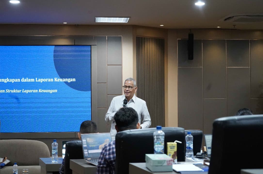 Pelatihan PSAK 118 AEEC Universitas Airlangga Bahas Checklist Kesiapan