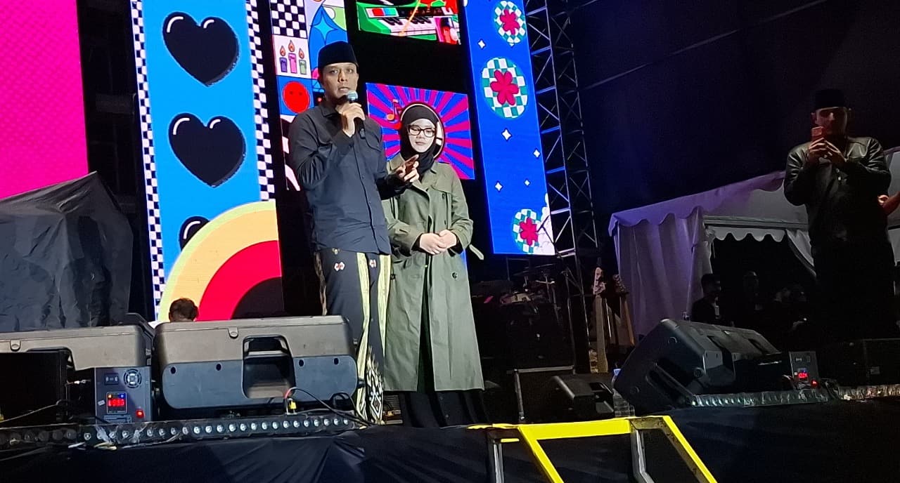 Puncak Harlah ke-2 Teras Gubuk Berlangsung Meriah Dengan Penampilan Letto dan Dewa 19, Gus Kautsar Ungkap Makna dan Bagikan Hadiah