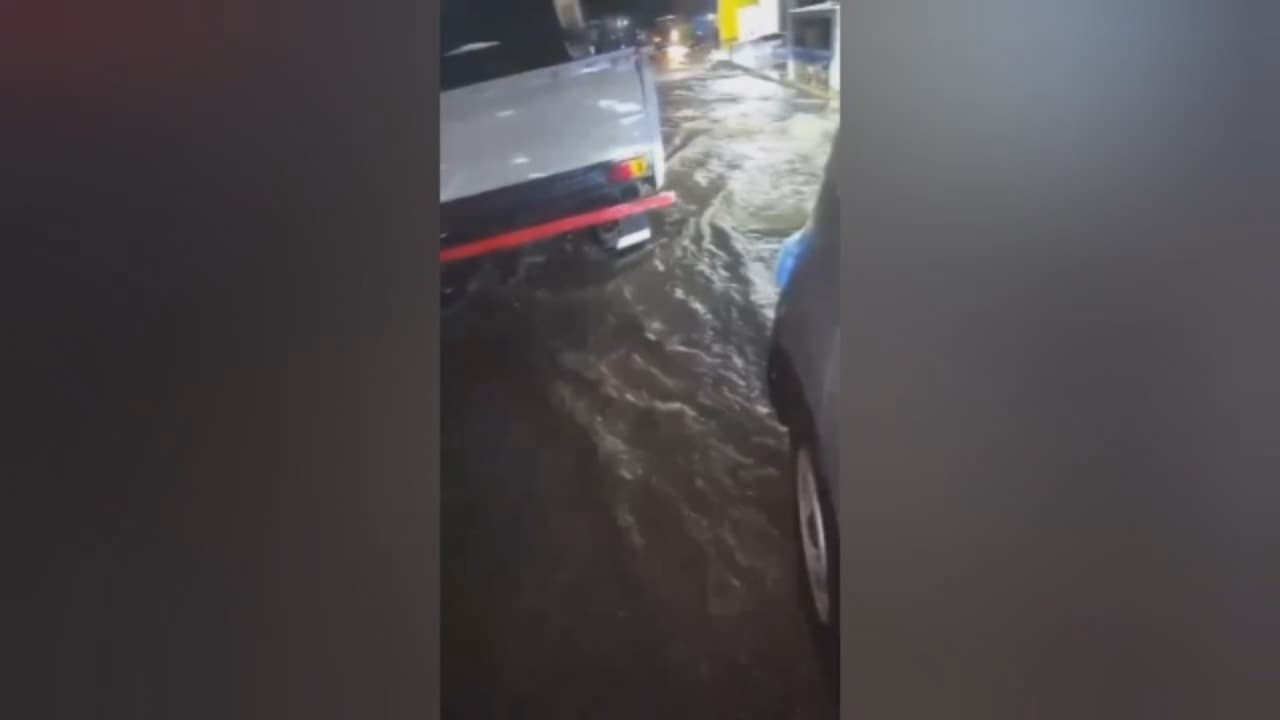 Hujan Perdana, Sejumlah Selokan Meluap