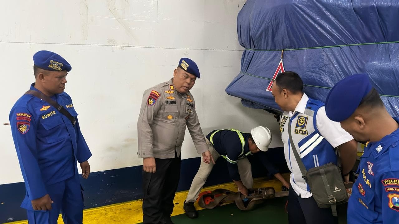 Cegah Laka Kapal, Polairud Lamongan Perketat Pemeriksaan KMP Drajad Paciran