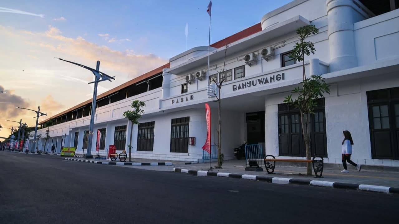 Tawarkan Vibes Heritage, Pasar Banyuwangi Kini Jadi Jujugan Anak Muda Saat Malam Hari