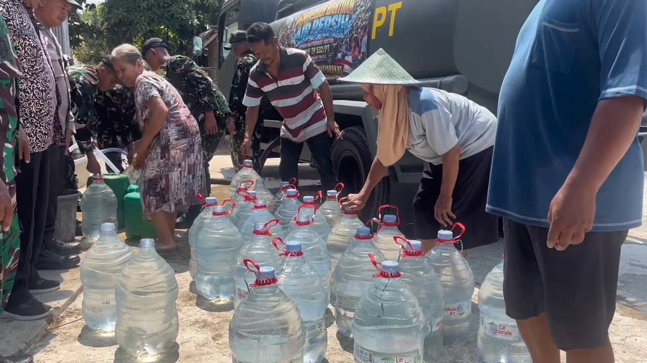 Kekeringan di Enam Desa, 10 Ribu Liter Air Bersih Disalurkan ke Warga Kabupaten Madiun