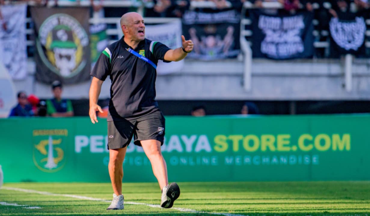 Ditahan PSS, Pelatih Persebaya Kecewa Hanya Raih Satu Poin di GBT