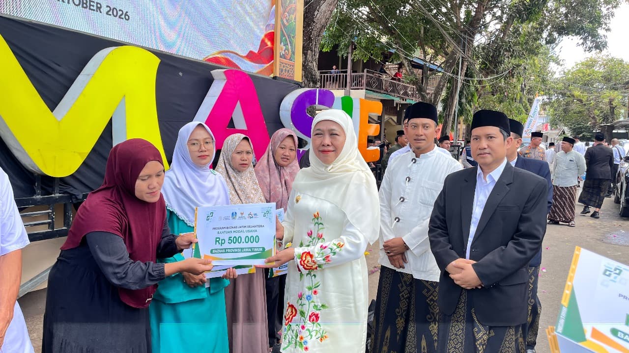 Peringati HSN 2026, BAZNAS Jatim Salurkan Bantuan Untuk 50 UMKM di Pacitan